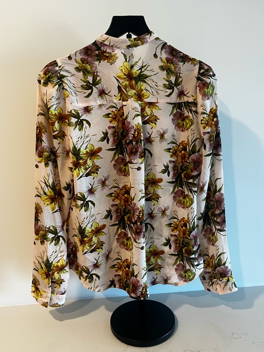 Express Pink Floral Blouse - Picture 2 of 2